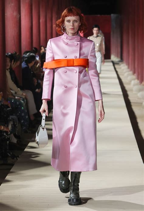 pink gucci runway fashion